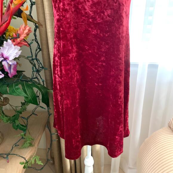 Modcloth Pure Luxe Sleeveless Crushed Velvet Velour Mini Swing Dress in Red - Picture 4 of 10